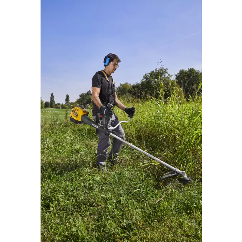 BC760B_283524008ST3_amb02_web